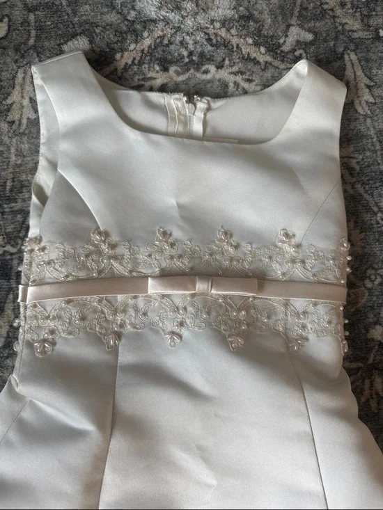 David’s Bridal Girls Dress - Picture 2 of 9